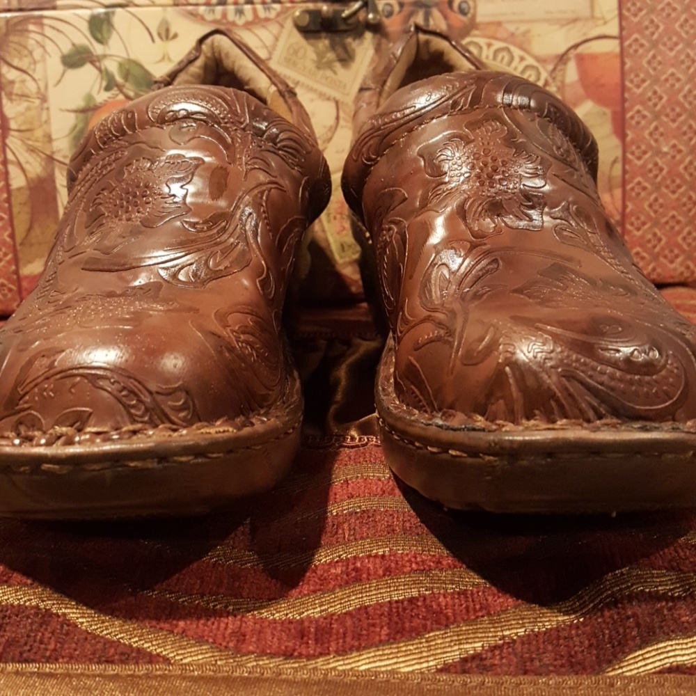 NWOT b.o.c. Clogs - Picture 3 of 6